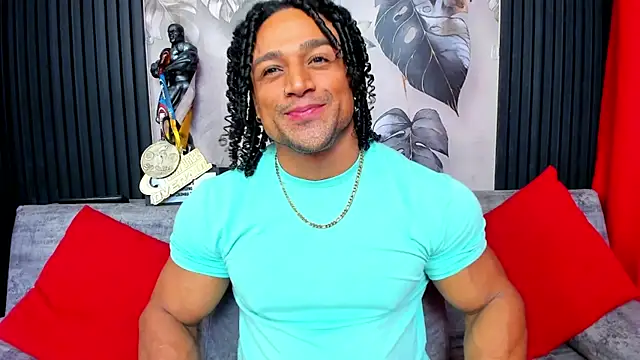 MikeEstevess online show from October 2025 02:11:01 AM