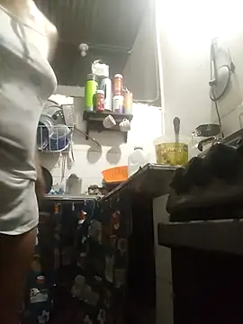 Snapshot of Andreita_95 chatting on November 2025 09:43:01 AM Andreita 95 online show from November 2025 09:43:01 AM