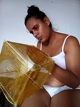 Snapshot of Andreita_95 chatting on December 2025 09:10:02 PM Andreita 95 online show from December 2025 09:10:02 PM