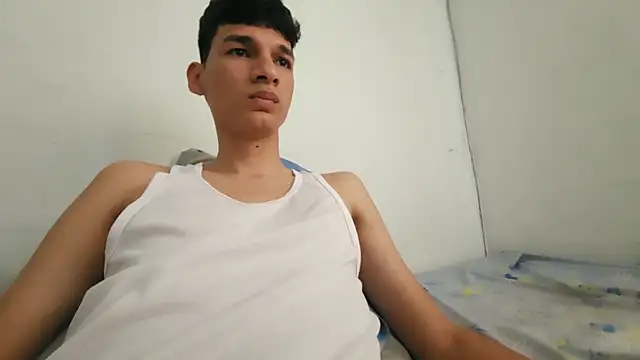 Snapshot of Paulhot018 chatting on March 2025 08:29:02 PM Paulhot018 online show from March 2025 08:29:02 PM