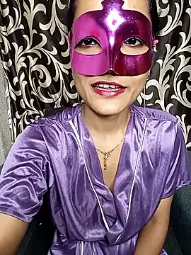 REVA DARLING online show from April 2026 07:00:01 AM