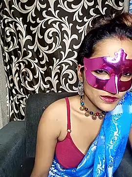 REVA DARLING online show from May 2026 06:18:01 AM