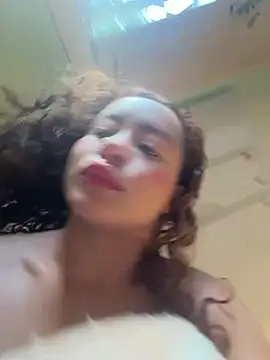 Snapshot of Marie_Rose chatting on April 2026 09:29:01 AM Marie Rose online show from April 2026 09:29:01 AM