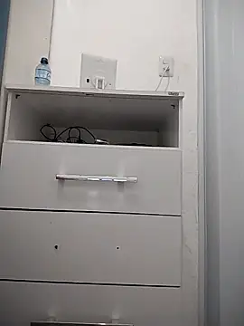 Snapshot of kBossgirls chatting on December 2025 11:43:01 PM kBossgirls online show from December 2025 11:43:01 PM