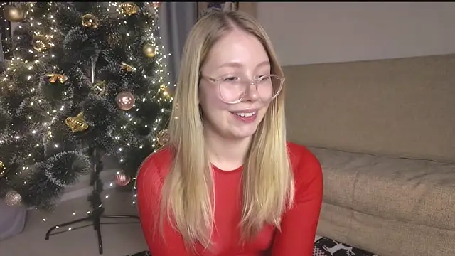 Snapshot of HoneyAudrey chatting on December 2025 12:51:01 AM HoneyAudrey online show from December 2025 12:51:01 AM