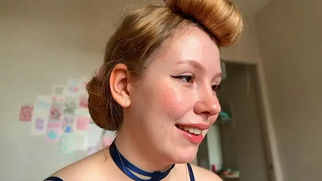 HoneyAudrey online show from May 2026 02:18:01 AM