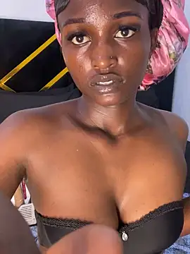 Curvixx online show from March 2025 04:01:01 AM