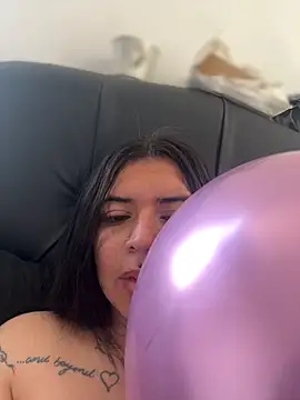 Devilsweet17 online show from November 2025 03:32:02 PM