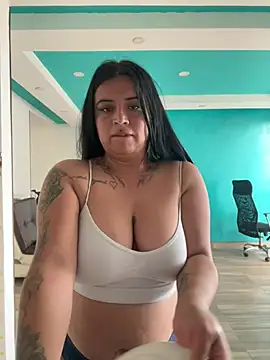 Snapshot of Devilsweet17 chatting on February 2026 09:26:01 PM Devilsweet17 online show from February 2026 09:26:01 PM