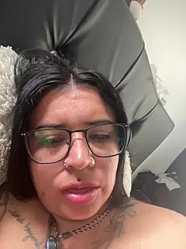 Snapshot of Devilsweet17 chatting on June 2026 02:19:01 PM Devilsweet17 online show from June 2026 02:19:01 PM