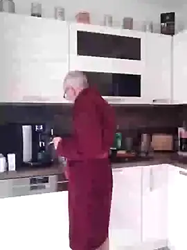 Snapshot of heitzer1072 chatting on January 2025 08:54:01 AM heitzer1072 online show from January 2025 08:54:01 AM