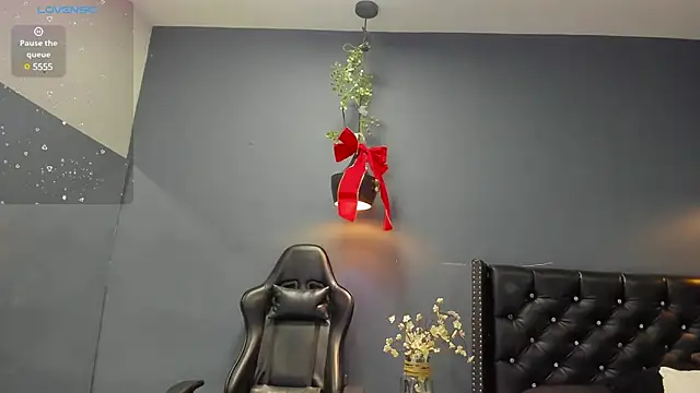 Snapshot of Hannah_Miller__ chatting on December 2024 11:18:01 AM Hannah Miller online show from December 2024 11:18:01 AM