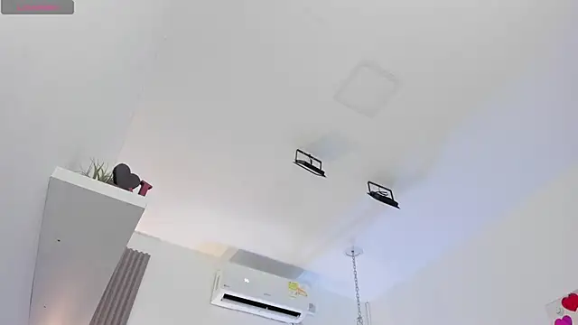 Snapshot of emma_alice_ chatting on February 2026 10:33:01 AM emma alice online show from February 2026 10:33:01 AM