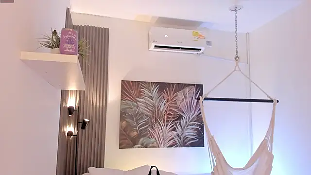 Snapshot of emma_alice_ chatting on February 2026 10:44:02 AM emma alice online show from February 2026 10:44:02 AM