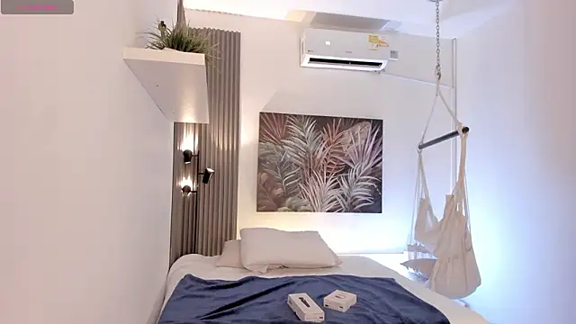 Snapshot of emma_alice_ chatting on February 2026 10:59:01 AM emma alice online show from February 2026 10:59:01 AM