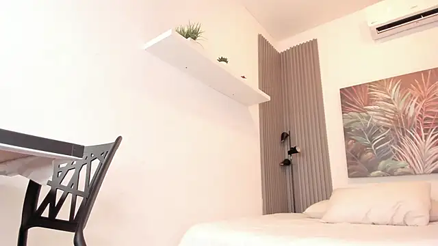 Snapshot of emma_alice_ chatting on March 2026 12:02:02 PM emma alice online show from March 2026 12:02:02 PM