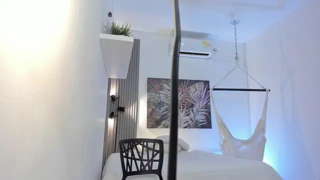 Snapshot of emma_alice_ chatting on March 2026 11:04:01 AM emma alice online show from March 2026 11:04:01 AM