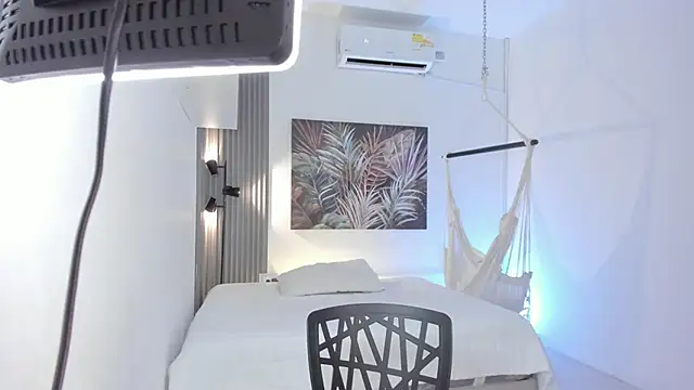 Snapshot of emma_alice_ chatting on March 2026 10:54:02 AM emma alice online show from March 2026 10:54:02 AM