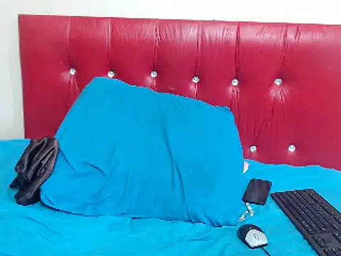 Snapshot of NaughtyKelly28 chatting on March 2025 08:12:02 AM NaughtyKelly28 online show from March 2025 08:12:02 AM