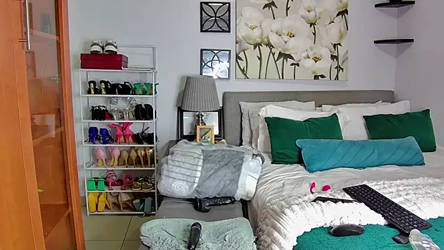 NaughtyKelly28 online show from February 2026 04:17:02 AM