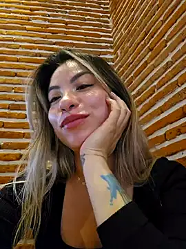 Snapshot of Karen_San_Miguel chatting on January 2025 09:39:02 PM Karen San Miguel online show from January 2025 09:39:02 PM