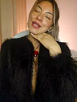 Snapshot of Karen_San_Miguel chatting on February 2025 11:44:01 PM Karen San Miguel online show from February 2025 11:44:01 PM