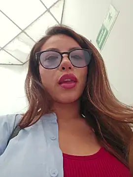 Karen San Miguel online show from June 2026 07:22:02 PM