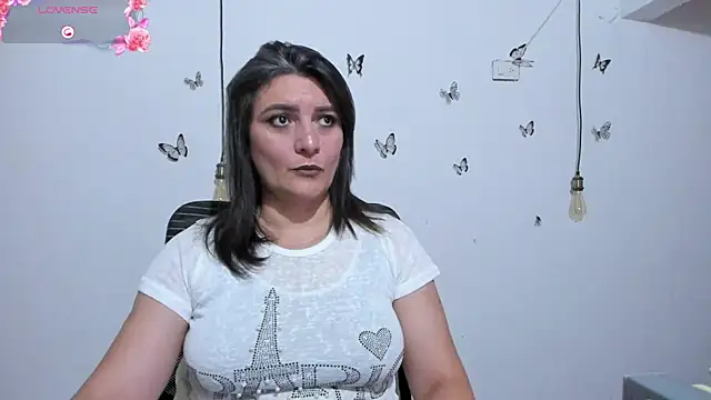 Amie Adams82  online show from June 2026 01:31:01 PM