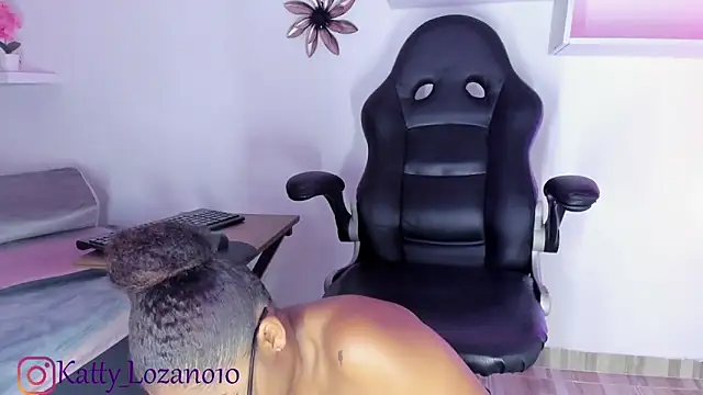 Snapshot of Katty_lozani chatting on February 2025 03:37:01 AM Katty lozani online show from February 2025 03:37:01 AM