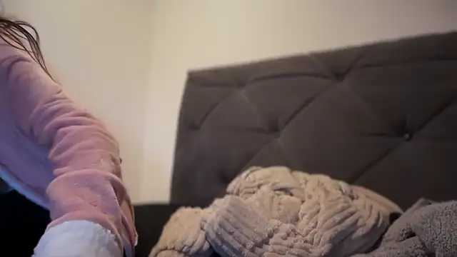 Snapshot of JeSuisUnTapin chatting on December 2024 10:50:01 AM JeSuisUnTapin online show from December 2024 10:50:01 AM