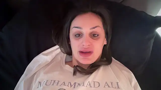 Snapshot of JeSuisUnTapin chatting on March 2025 12:52:02 PM JeSuisUnTapin online show from March 2025 12:52:02 PM