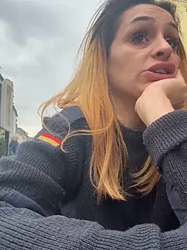 Snapshot of JeSuisUnTapin chatting on October 2025 11:42:01 AM JeSuisUnTapin online show from October 2025 11:42:01 AM