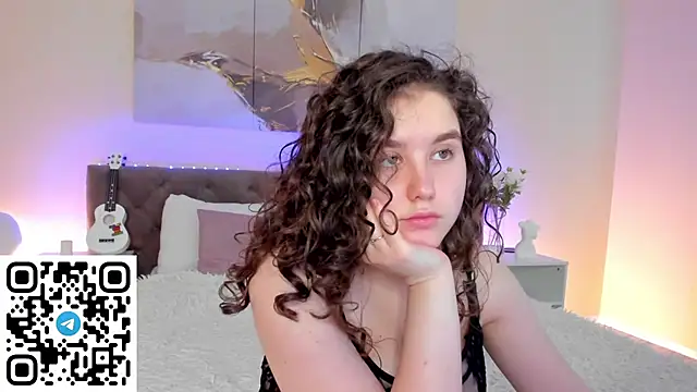 Snapshot of Ariella_Sol chatting on December 2024 07:18:02 AM Ariella Sol online show from December 2024 07:18:02 AM