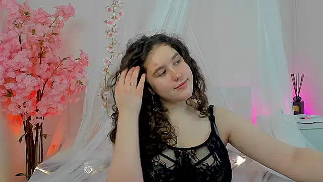 Snapshot of Ariella_Sol chatting on January 2025 09:10:02 AM Ariella Sol online show from January 2025 09:10:02 AM