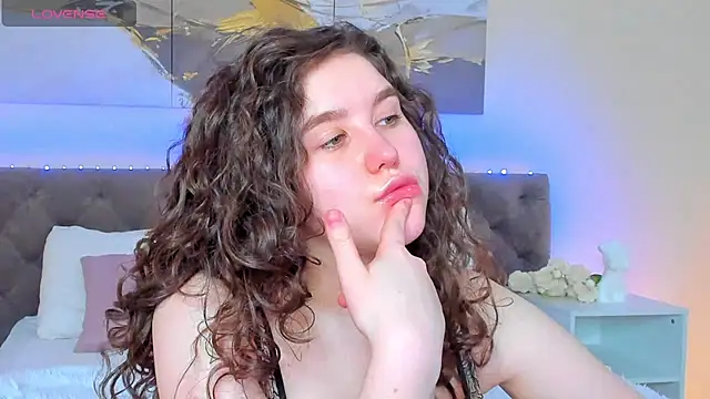 Snapshot of Ariella_Sol chatting on January 2025 07:17:02 AM Ariella Sol online show from January 2025 07:17:02 AM