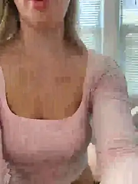 Snapshot of LoveShae_ chatting on November 2025 04:40:01 PM LoveShae online show from November 2025 04:40:01 PM