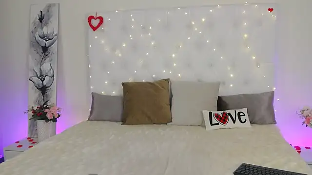 Snapshot of --Daniella- chatting on November 2025 09:50:02 AM --Daniella- online show from November 2025 09:50:02 AM