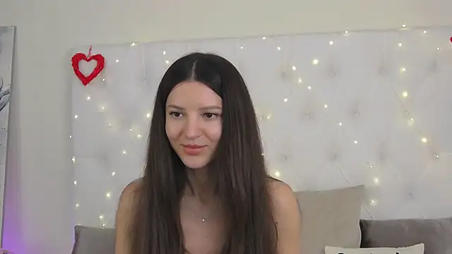 Snapshot of --Daniella- chatting on December 2025 08:00:02 AM --Daniella- online show from December 2025 08:00:02 AM