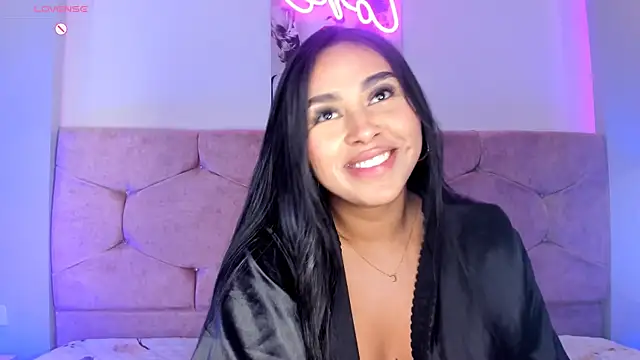 Snapshot of Cameliaa_Smiith chatting on March 2025 10:24:02 AM Cameliaa Smiith online show from March 2025 10:24:02 AM