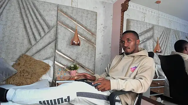 JamesParck online show from January 2025 03:42:02 PM