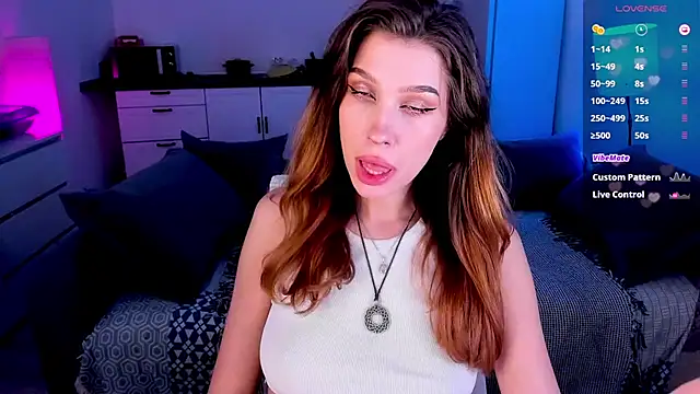 tenderdreams online show from October 2025 07:14:02 PM