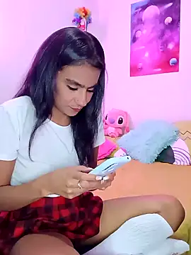 Leslly  online show from December 2024 08:32:01 PM