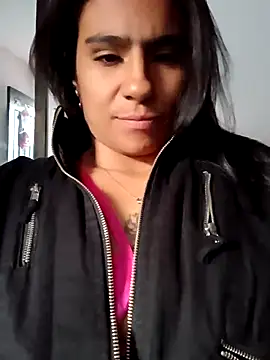 Leslly  online show from January 2025 09:36:02 PM
