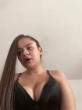 Snapshot of ayshalove chatting on February 2025 01:42:01 PM ayshalove online show from February 2025 01:42:01 PM