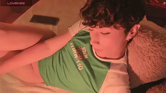 Snapshot of AdamDayt chatting on January 2025 12:59:01 AM AdamDayt online show from January 2025 12:59:01 AM