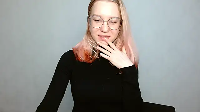 cindi hot online show from December 2024 02:05:02 PM