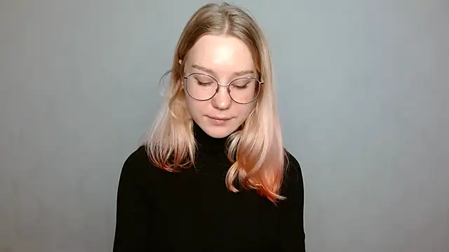 cindi hot online show from January 2025 12:09:02 PM