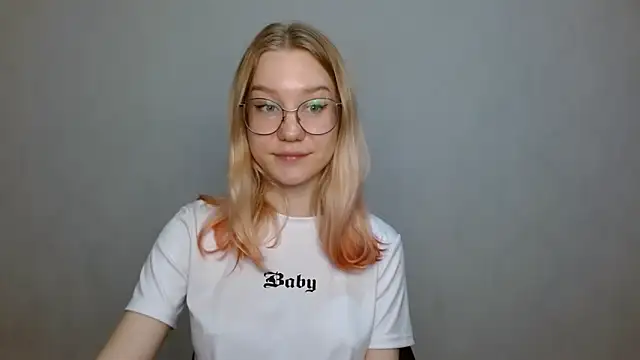 cindi hot online show from January 2025 01:17:01 PM