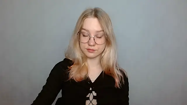 cindi hot online show from February 2025 09:00:02 AM