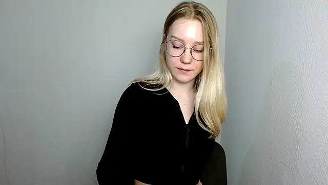 cindi hot online show from March 2025 12:13:01 PM